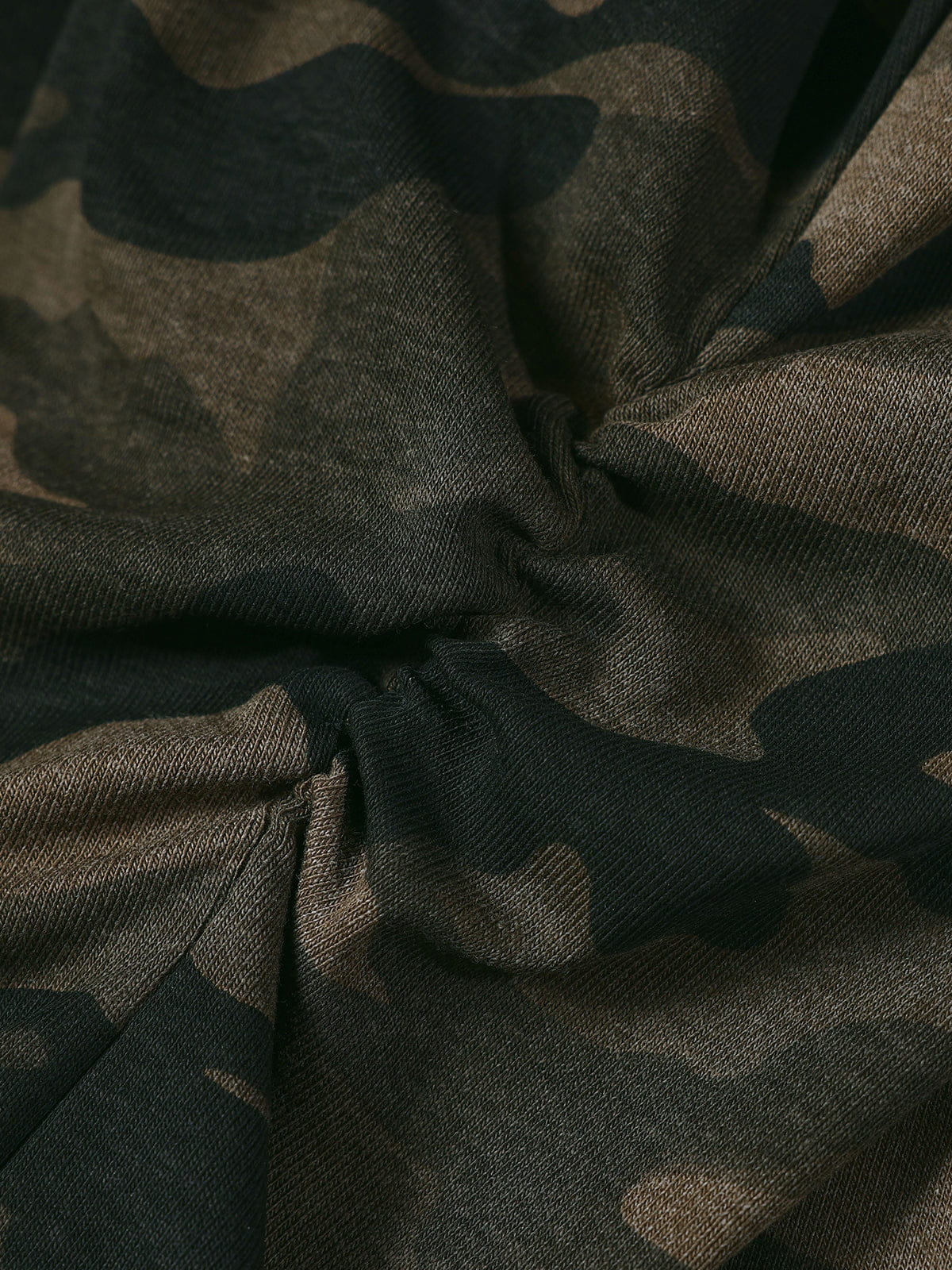 anna.outdoor CAMO Off-The-Shoulder Baby Tee
