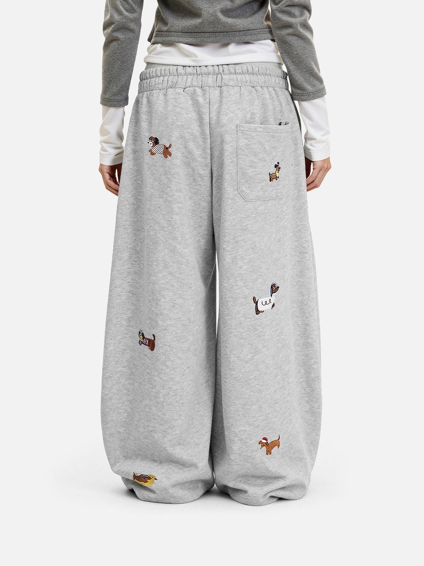 Pantalones deportivos holgados con bordado de perro Aelfric Eden
