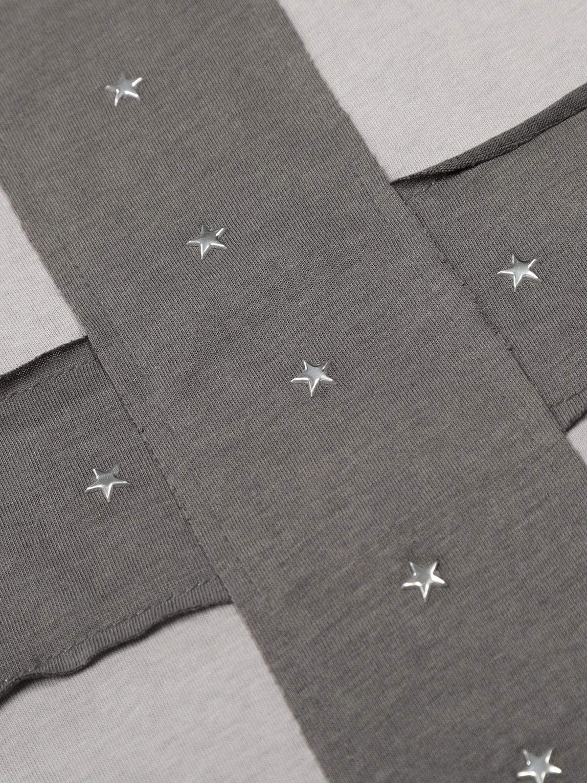 anna.outdoor Star Panel Off-The-Shoulder Tee