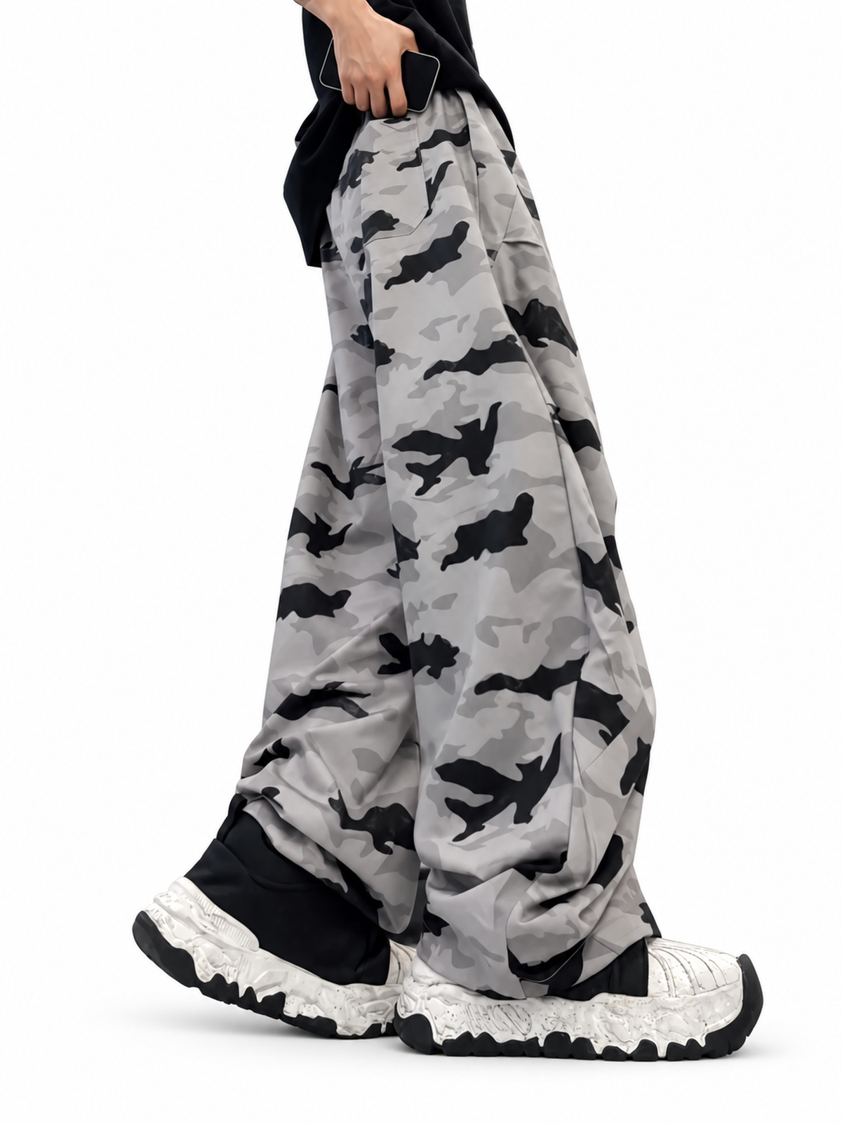 Lightweight Camo Curved-Leg Cargo Pants product image 3
