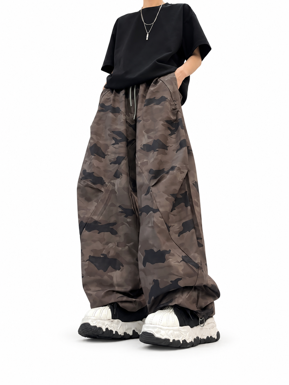 Lightweight Camo Curved-Leg Cargo Pants product image 4